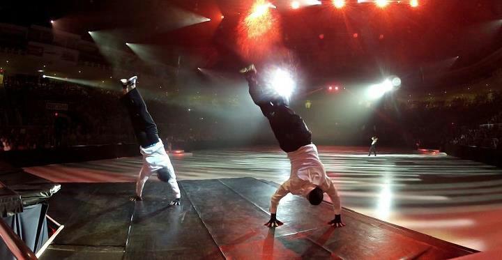 Momento del Show CNE en Canada con una Coreografía de Baile