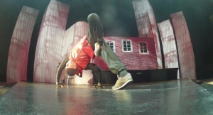Postura de Baile Breakdance en el Show La Vie en Toronto