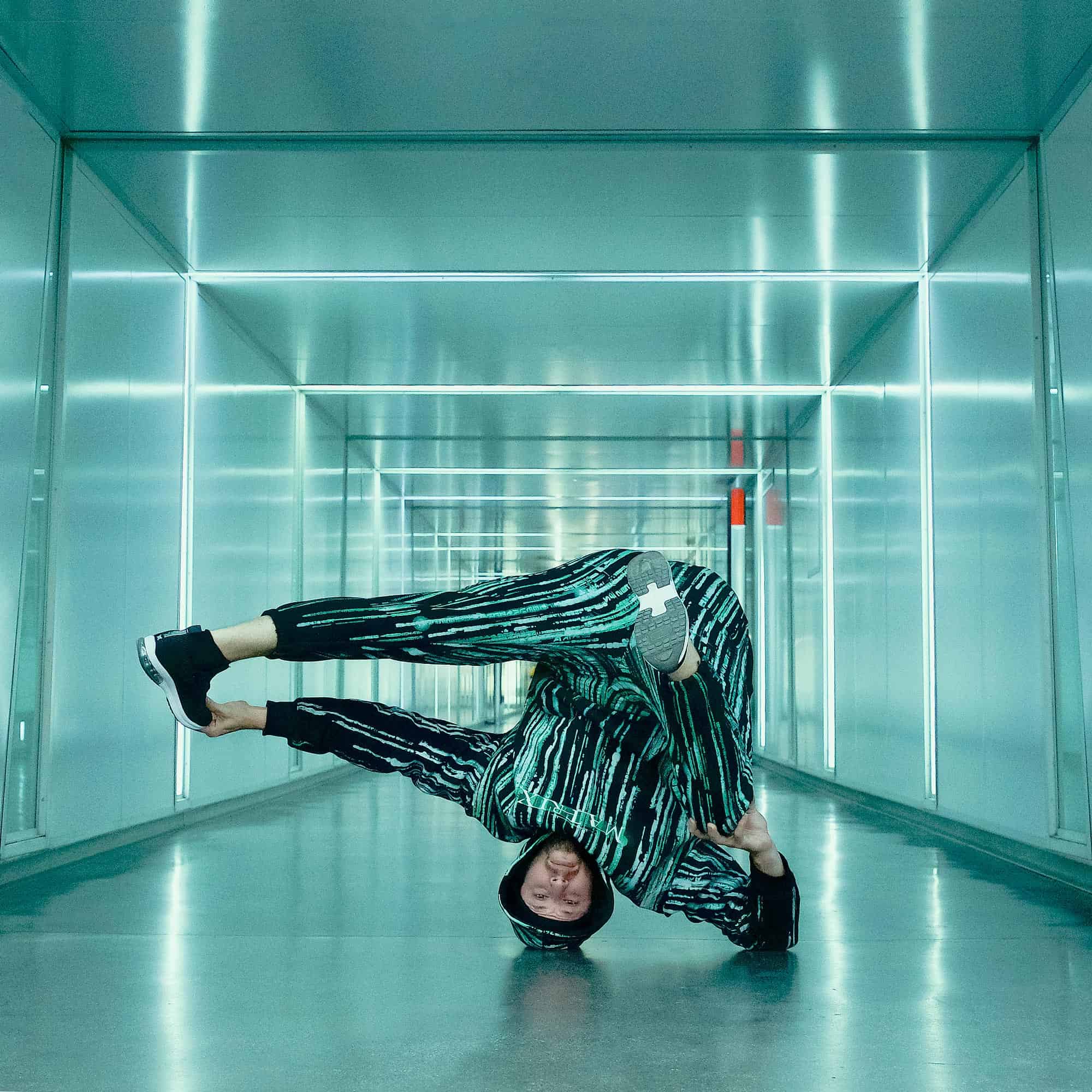 Postura Futurista de Break Dance